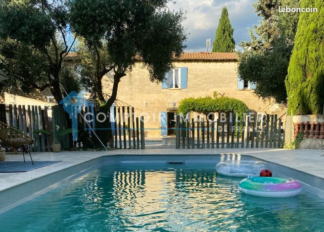 Mas 8 pièces 250 m²