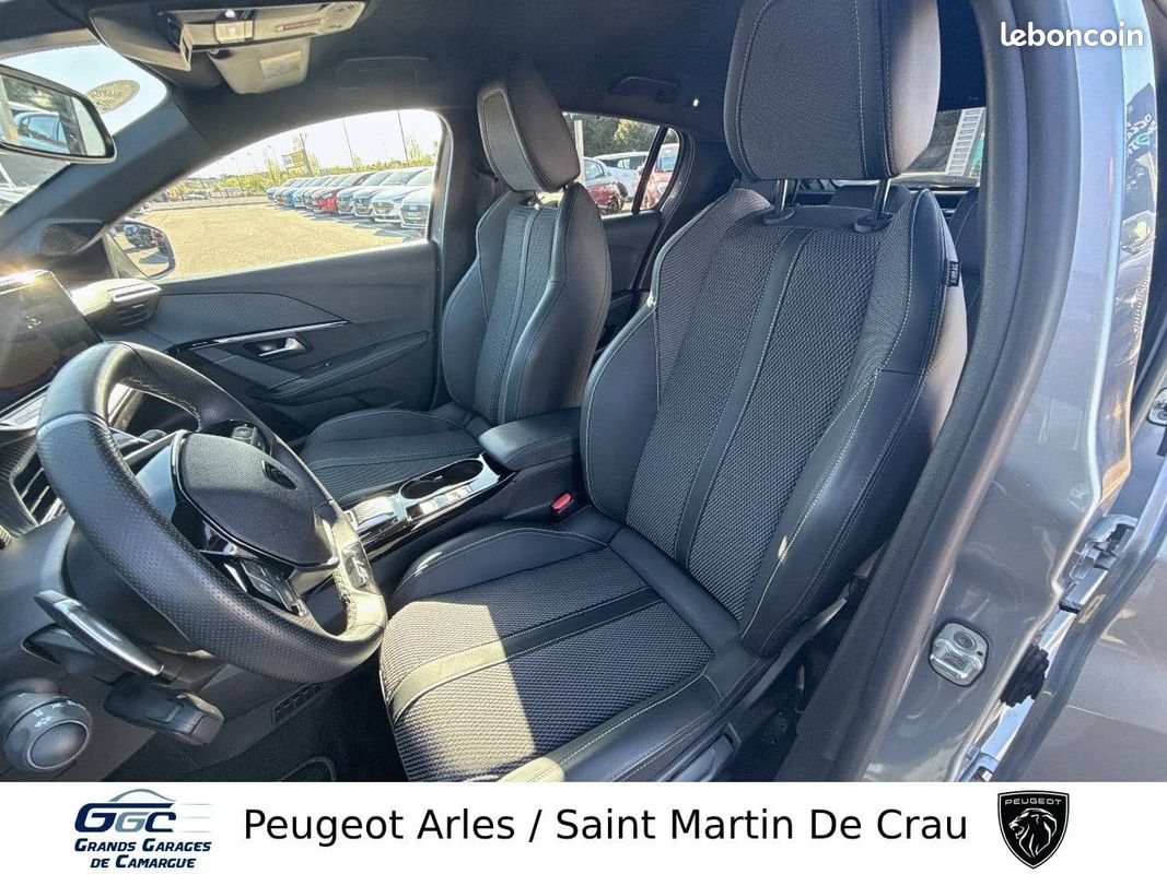 PEUGEOT 208 Hybrid 110 e-DCS6 GT (image 9)