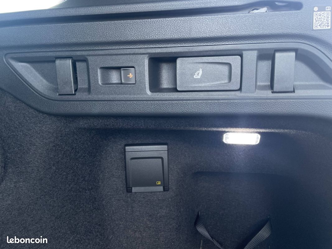 VOLKSWAGEN Passat 1.5 eHybrid 272 DSG6 R-Line (image 23)