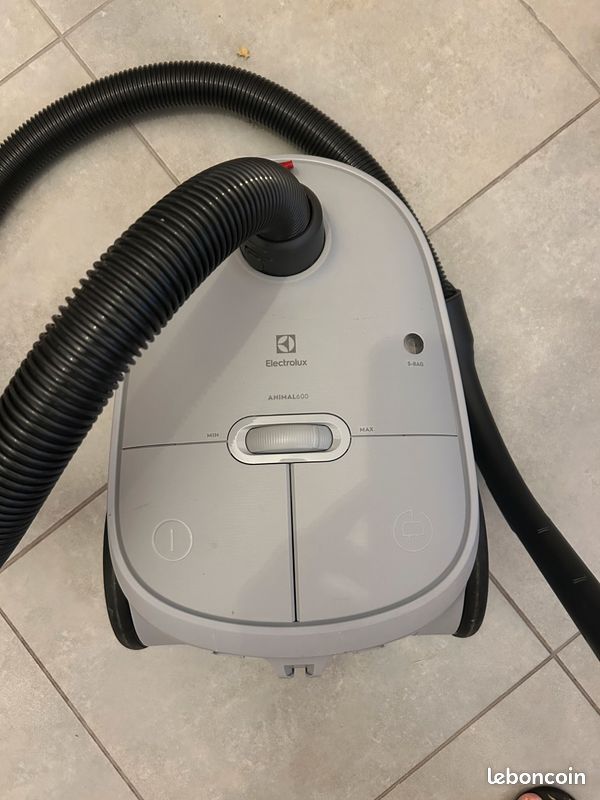 Aspirateur traineau Electrolux Électroménager