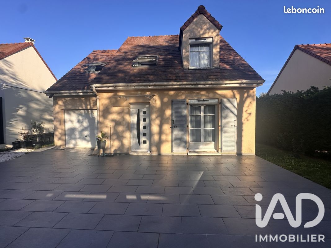 Maison 5 pièces 88 m² · à Savigny-le-Temple · 88 m² · 315 000 €
