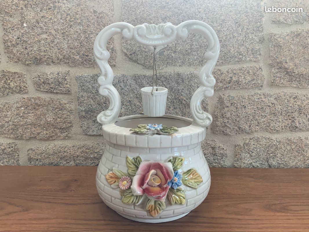 Décoration puit en porcelaine vintage (image 1)