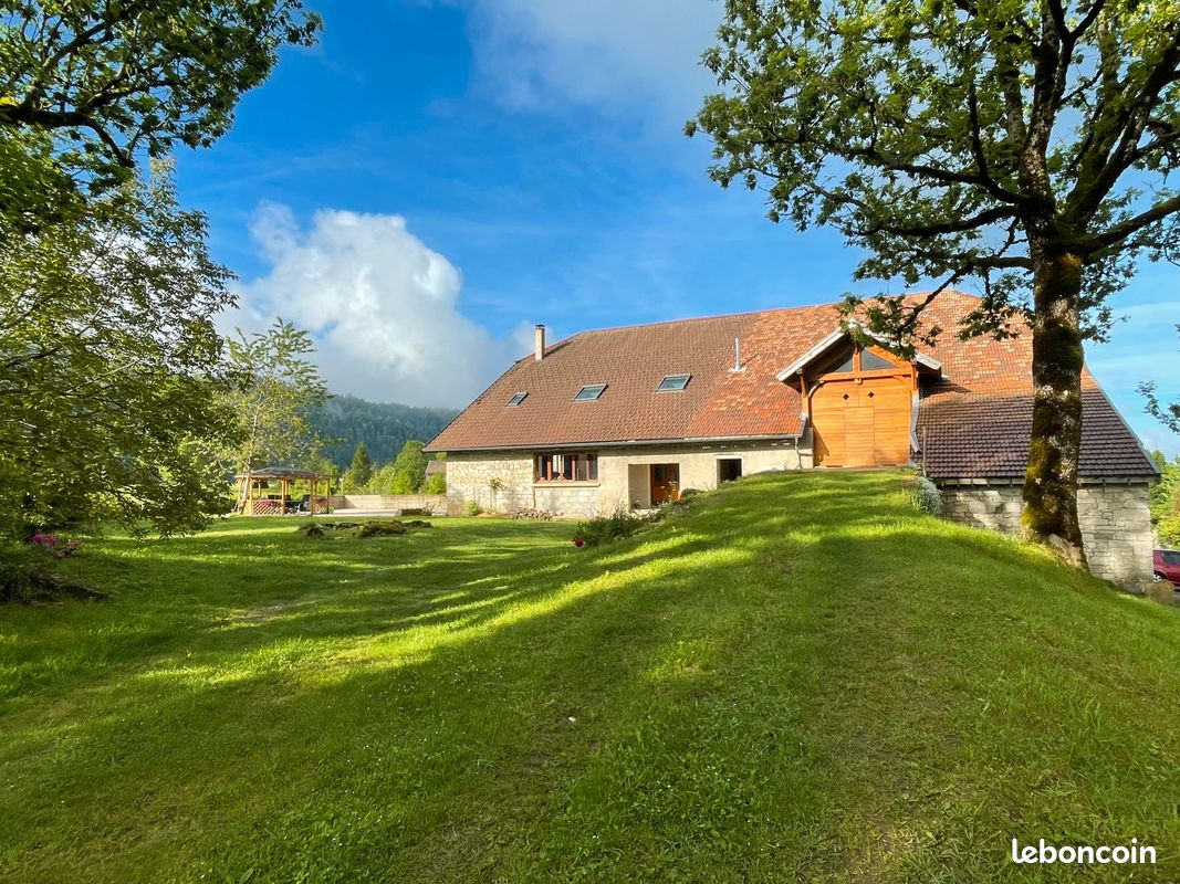 Maison 11 pièces 411 m² · aux Chalesmes · 411 m² · 490 000 €