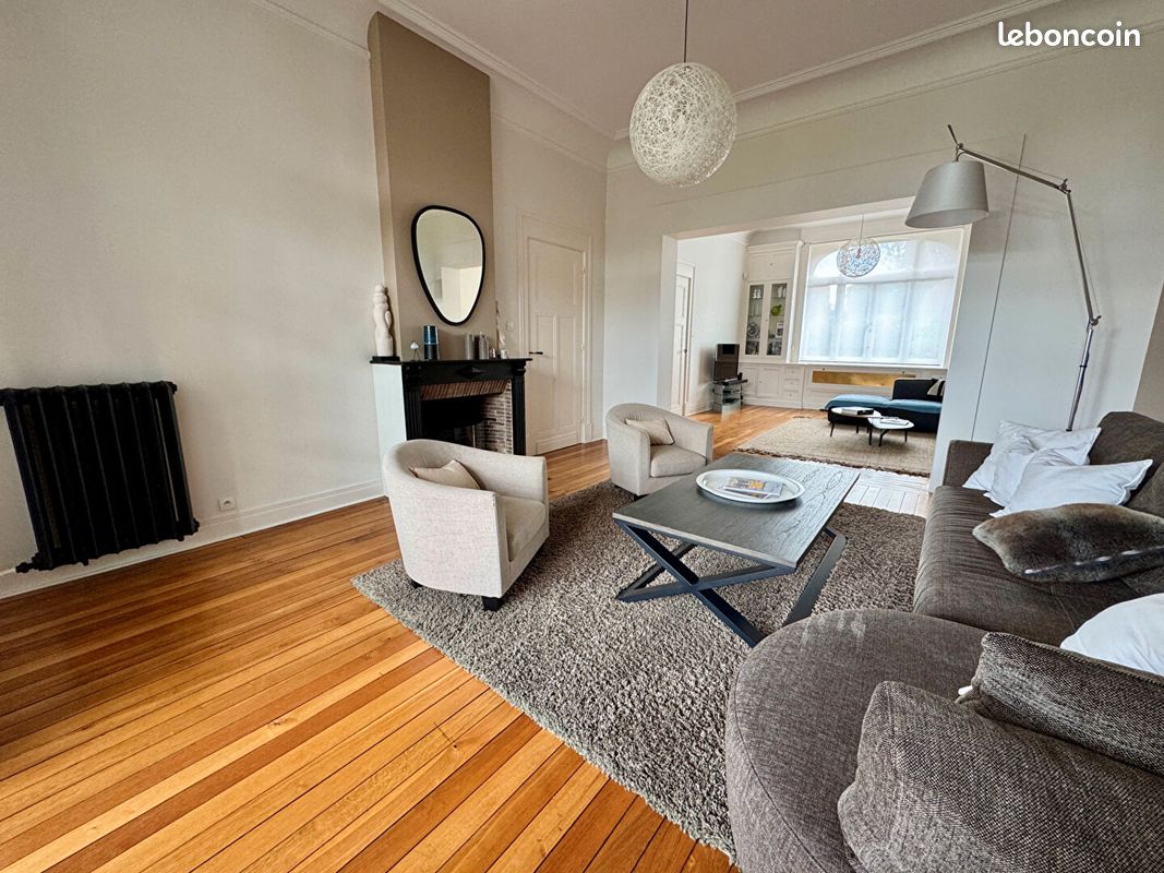 Maison 7 pièces 254 m² · à Villeneuve-d'Ascq · 254 m² · 693 000 €