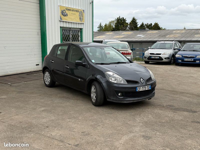 RENAULT CLIO III 1.5 dCi – KIT, DISTRIBUTION, EMBRAYAGE NEUF (image 1)