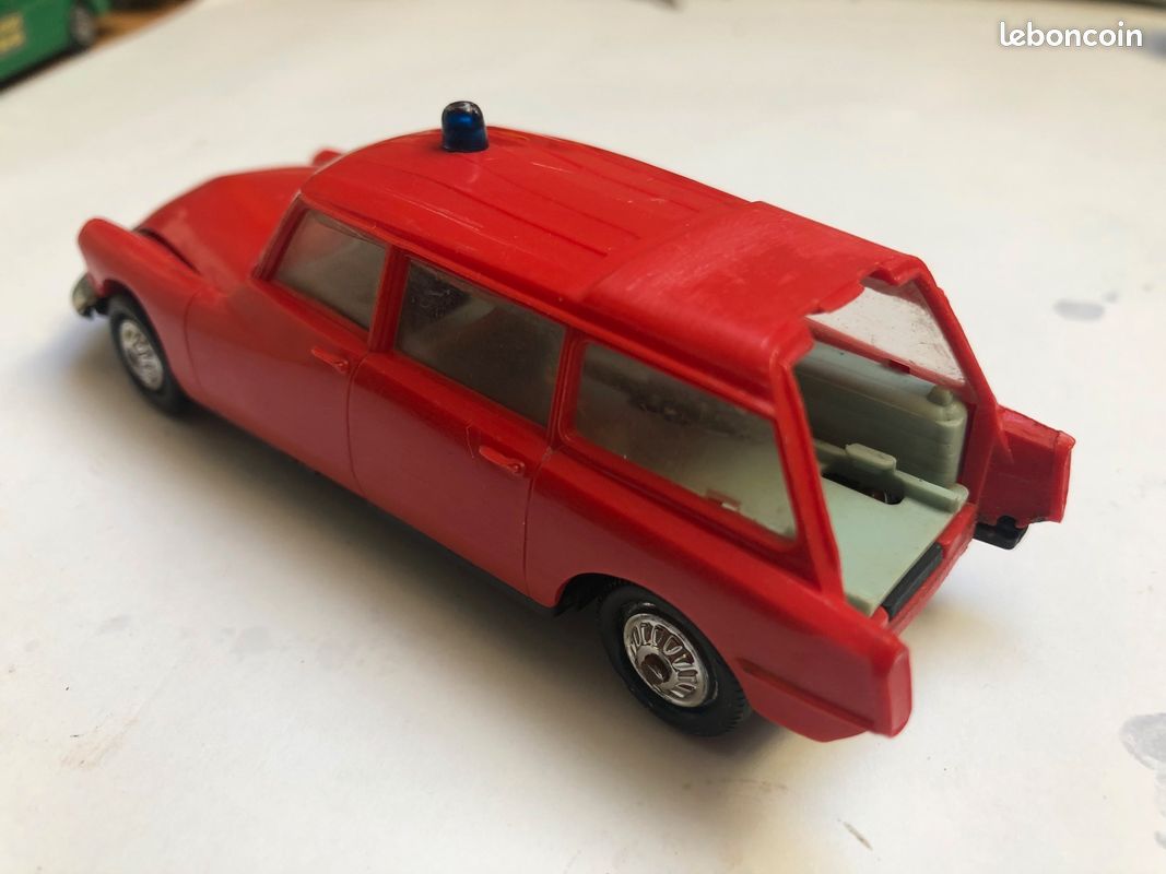 NOREV 1:43 CITROËN ID19 BREAK AMBULANCE N°40 - Rouge - Occasion France