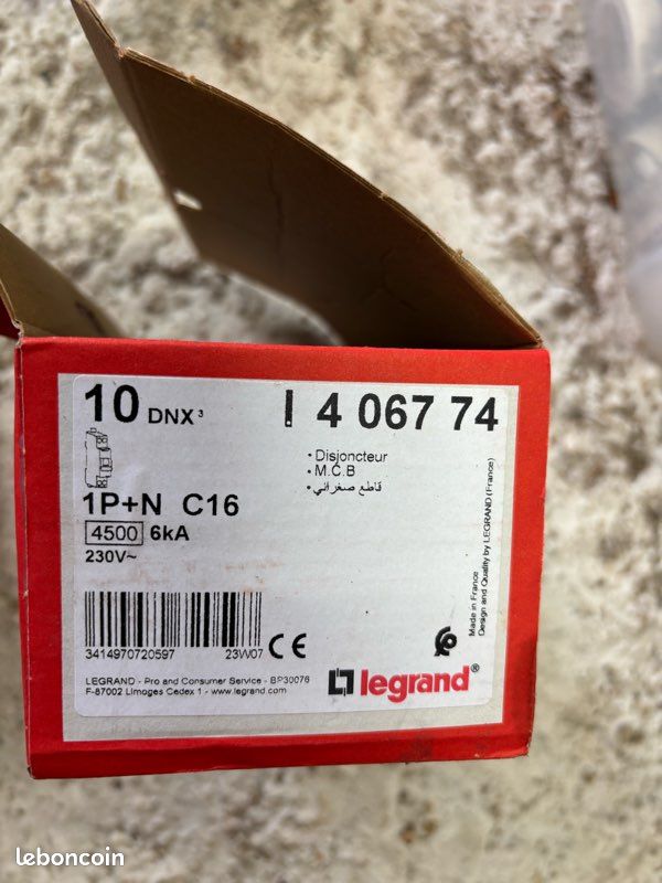 Disjoncteur 406774 (image 2)
