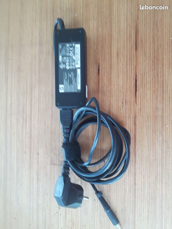 Chargeur marque HP 19V 4,74 A (image 1)