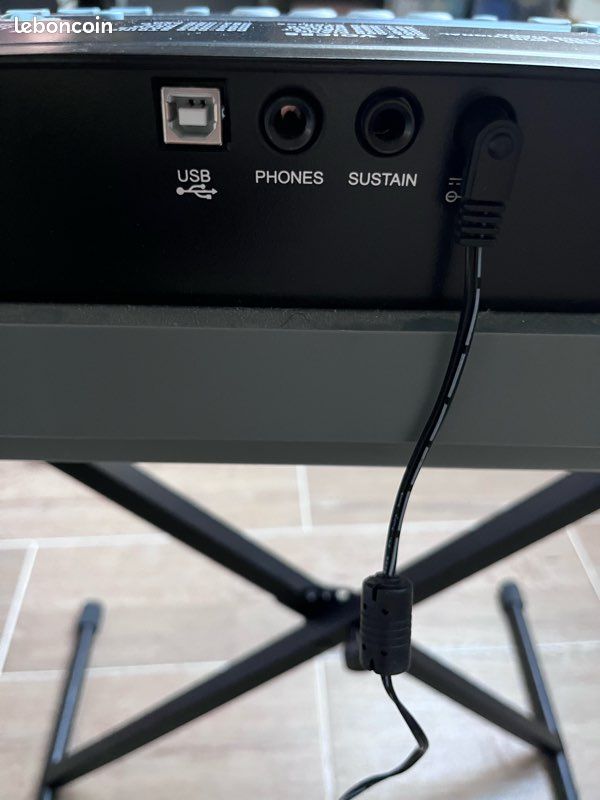 Piano électronique EAGLETONE + support + banc (image 11)