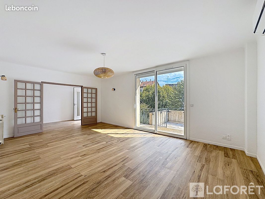 Appartement 4 pièces 105 m² · à Orange · 105 m² · 1 000 €/mois