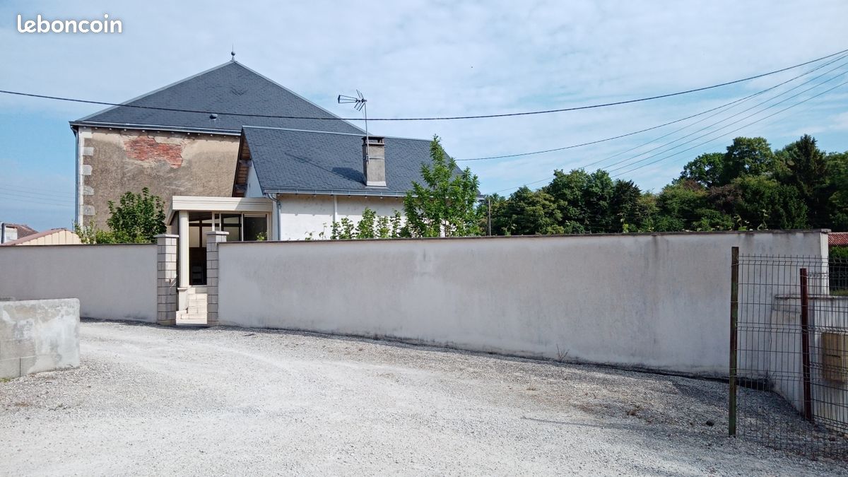 Maison 3 pièces 70 m² · à Civray · 70 m² · 88 000 €