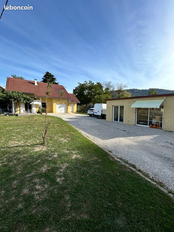 Maison 5 pièces 123 m² · à Saint-Genix-les-Villages · 123 m² · 410 000 €