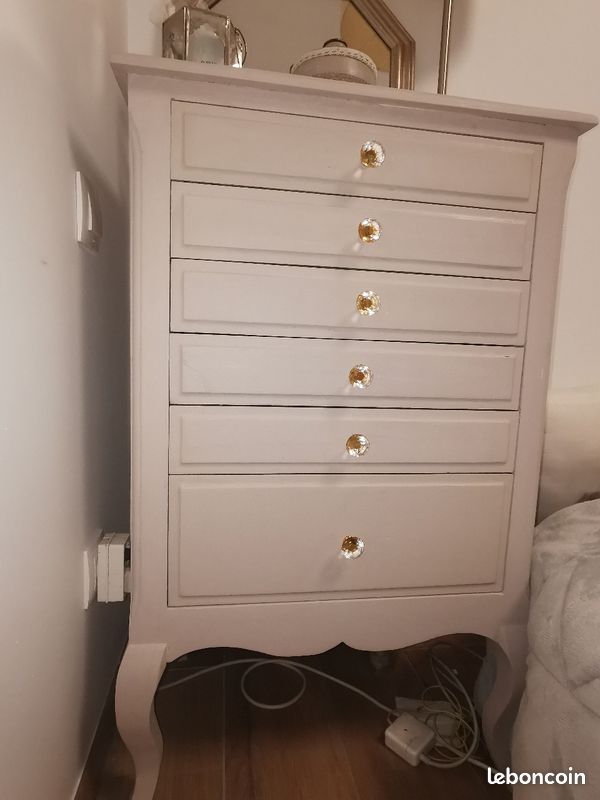Commode (image 1)