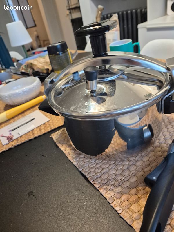 Autocuiseur / Cocotte en inox avec couvercle (image 2)