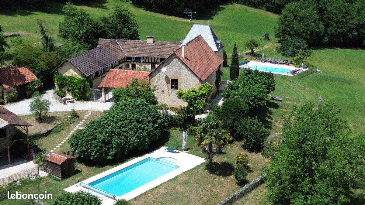 Maison 16 pièces 450 m² · à Sergeac · 450 m² · 1 199 000 €