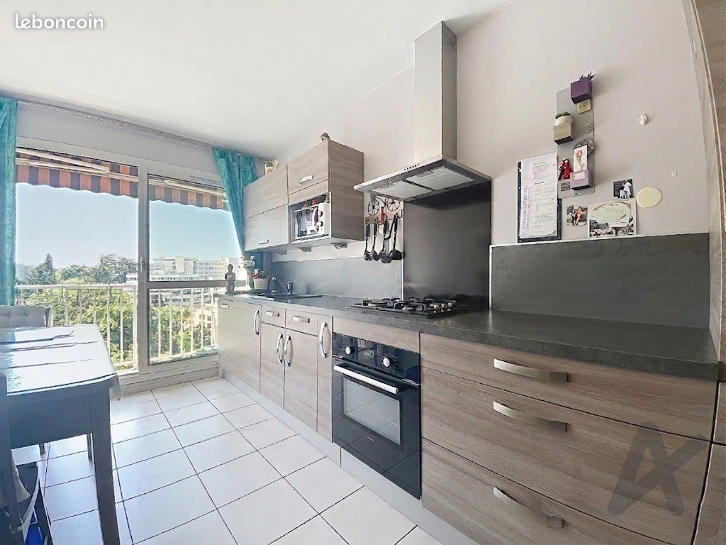 Appartement 3 pièces 75 m² · à Lyon · 75 m² · 250 000 €