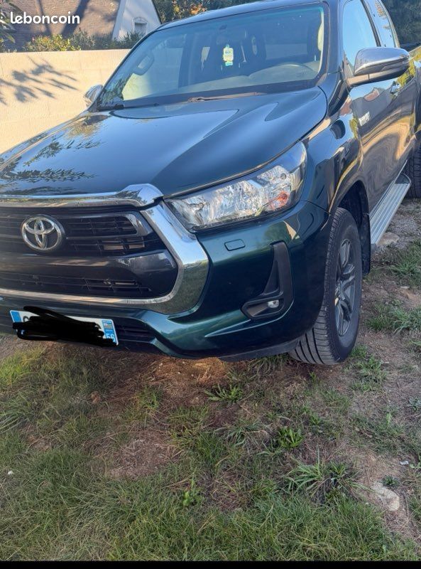 Toyota Hilux 2.4 légende (image 1)