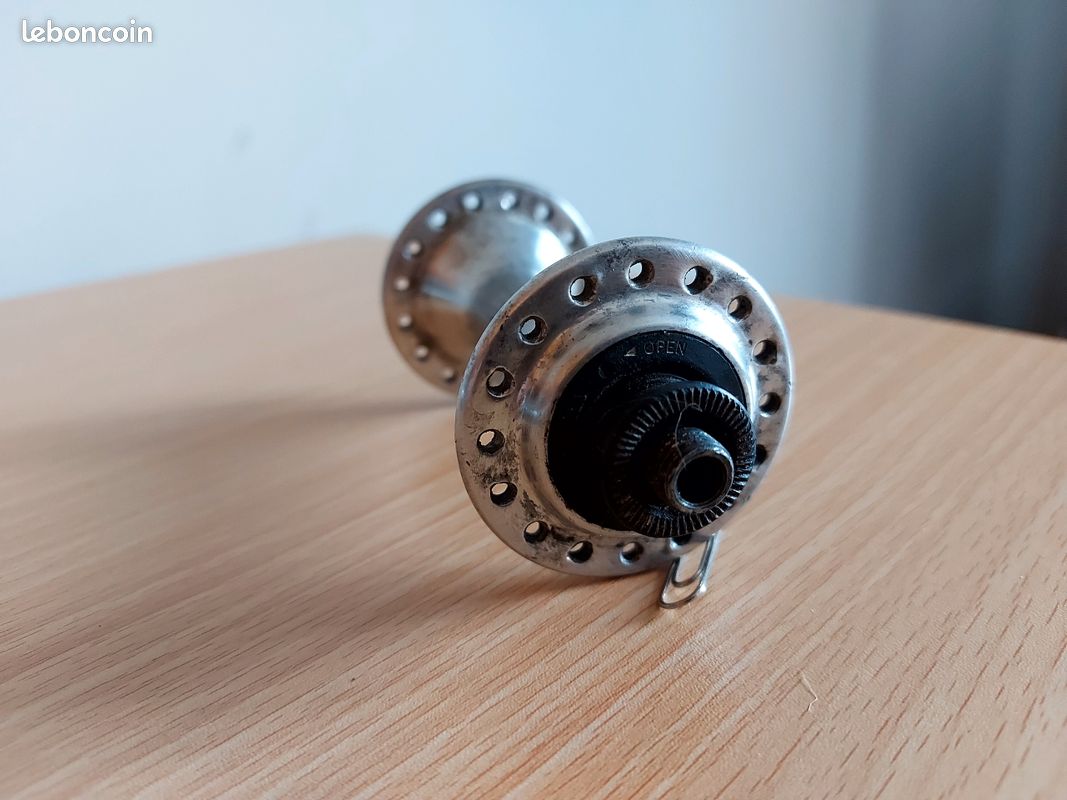 Moyeu De Roue Avant VTT Shimano Deore XT HB-M750