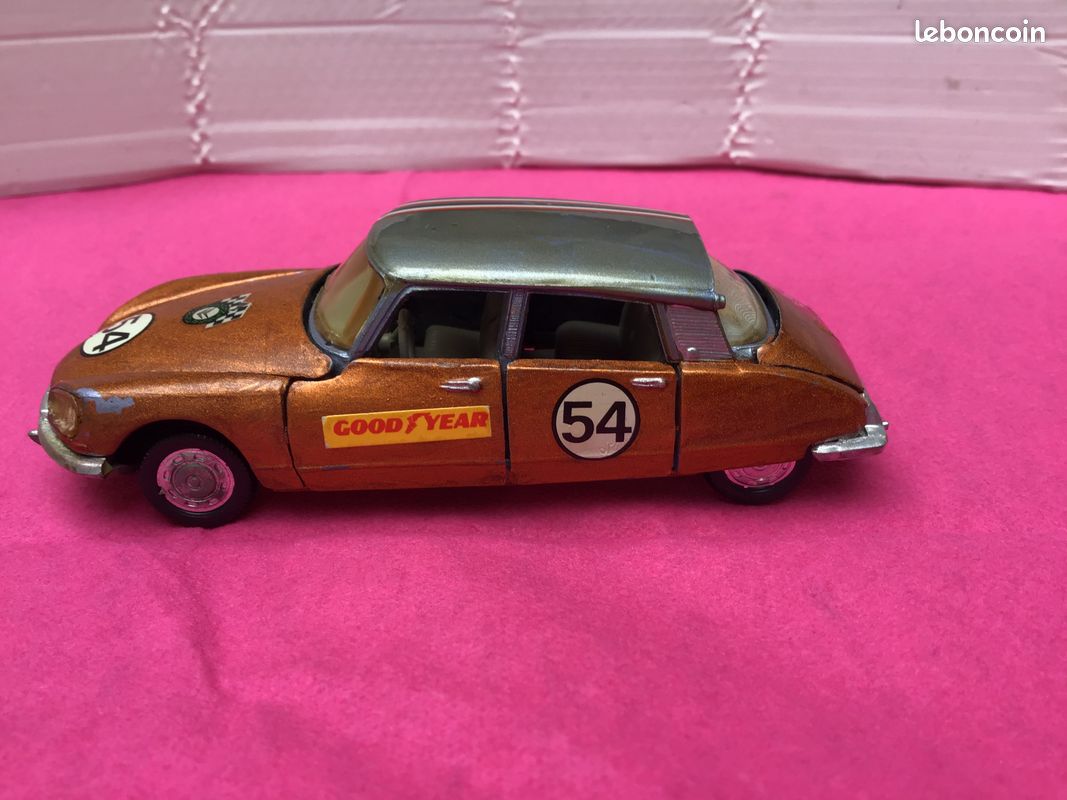 Miniature NOREV Citroën DS21 Rouge, échelle 1/43 - N806