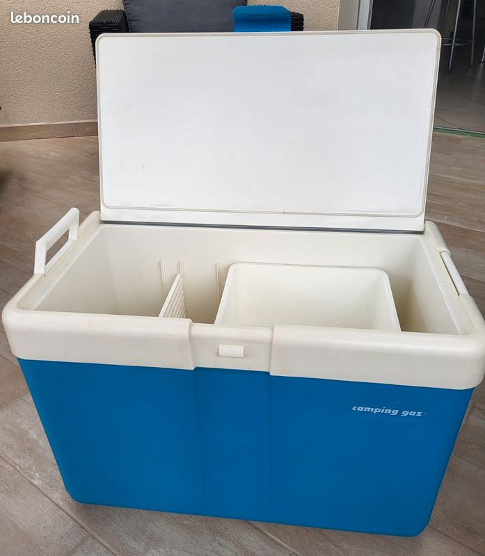 Glacière Vintage Isotherm 948 - Camping Gaz 24L - Bleue - Fabriquée En Italie (occasion)