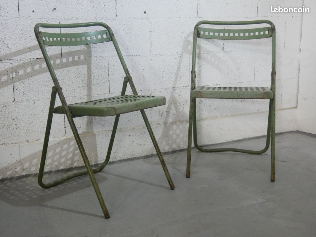 Paire de chaises pliantes en métal années 60 (image 2)