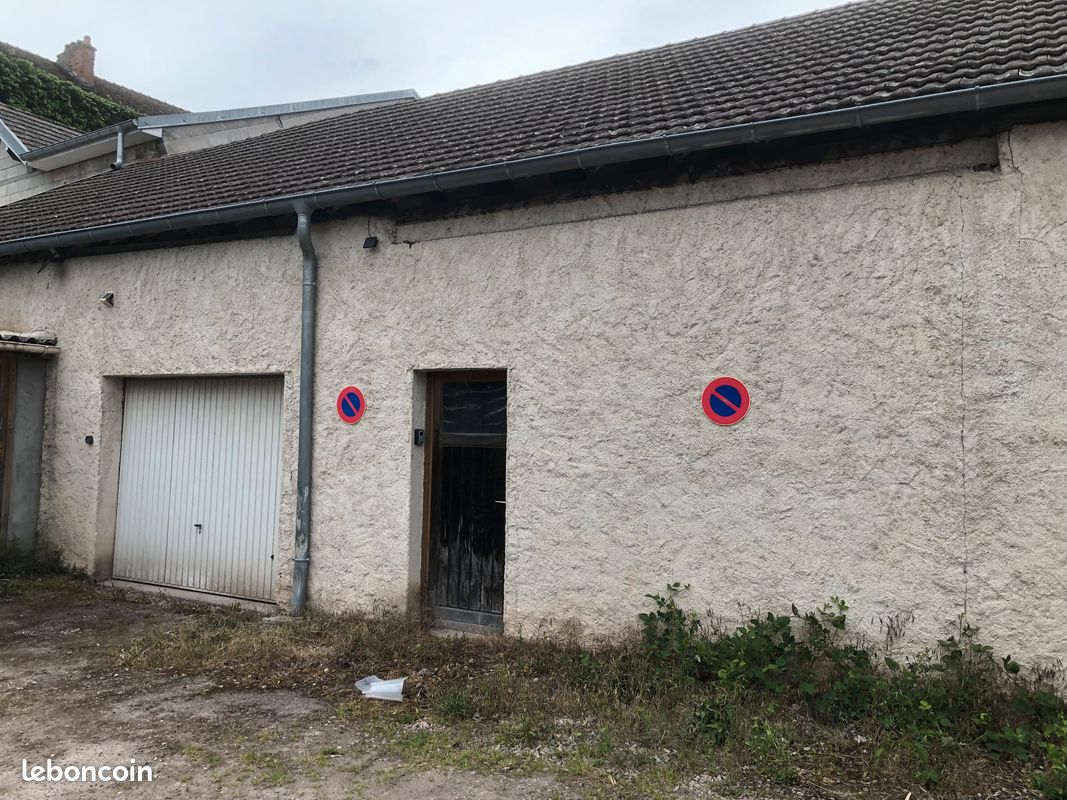 Box de garage Luxeuil centre · à Luxeuil-les-Bains · 50 €/mois