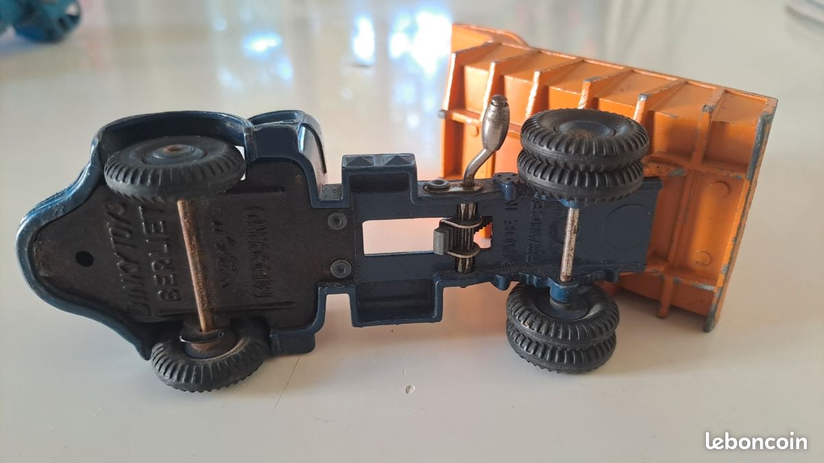 Dinky Toys Angleterre Camion Benne Entrepreneur Réf 25 B - 38/48 - Bon état