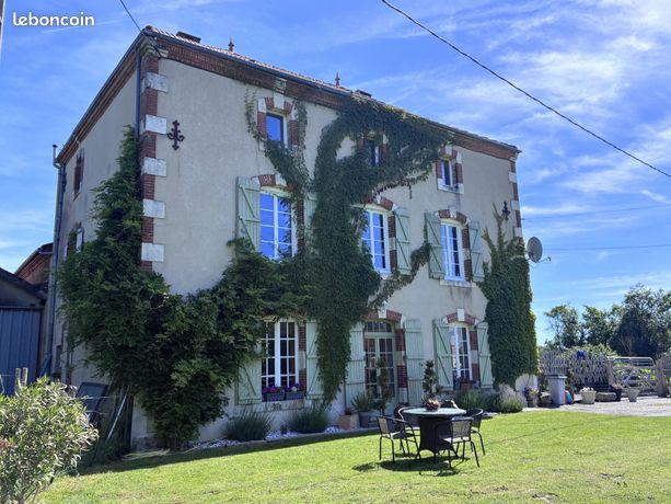 Propriété 9 pièces 148 m²