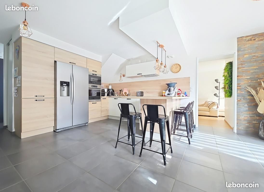 Maison 6 pièces 112 m² · à Solaize · 112 m² · 385 000 €
