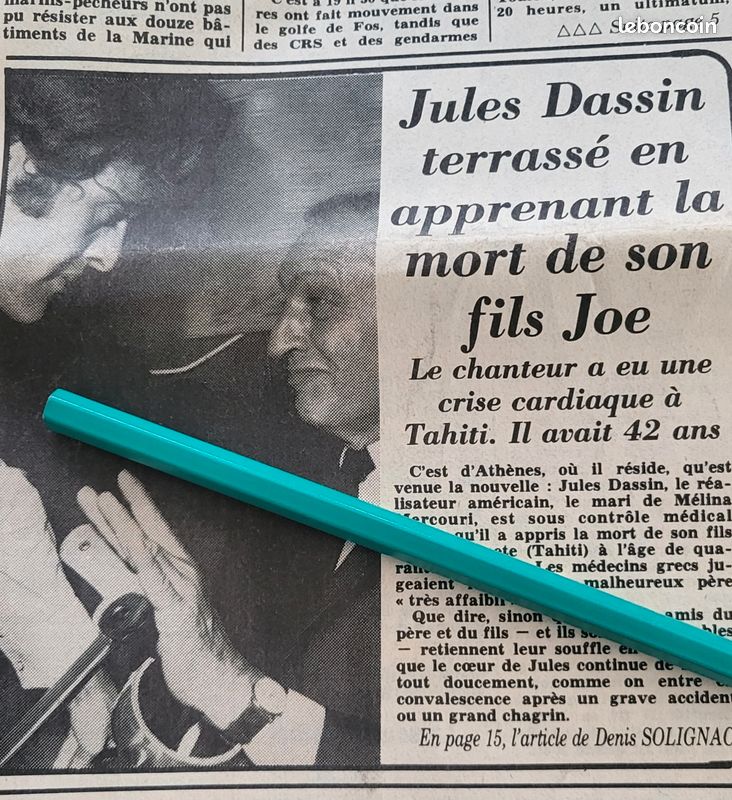 Photo-carte Signée De Joe Dassin (1938-1980) - Autographe Authentique Au Verso