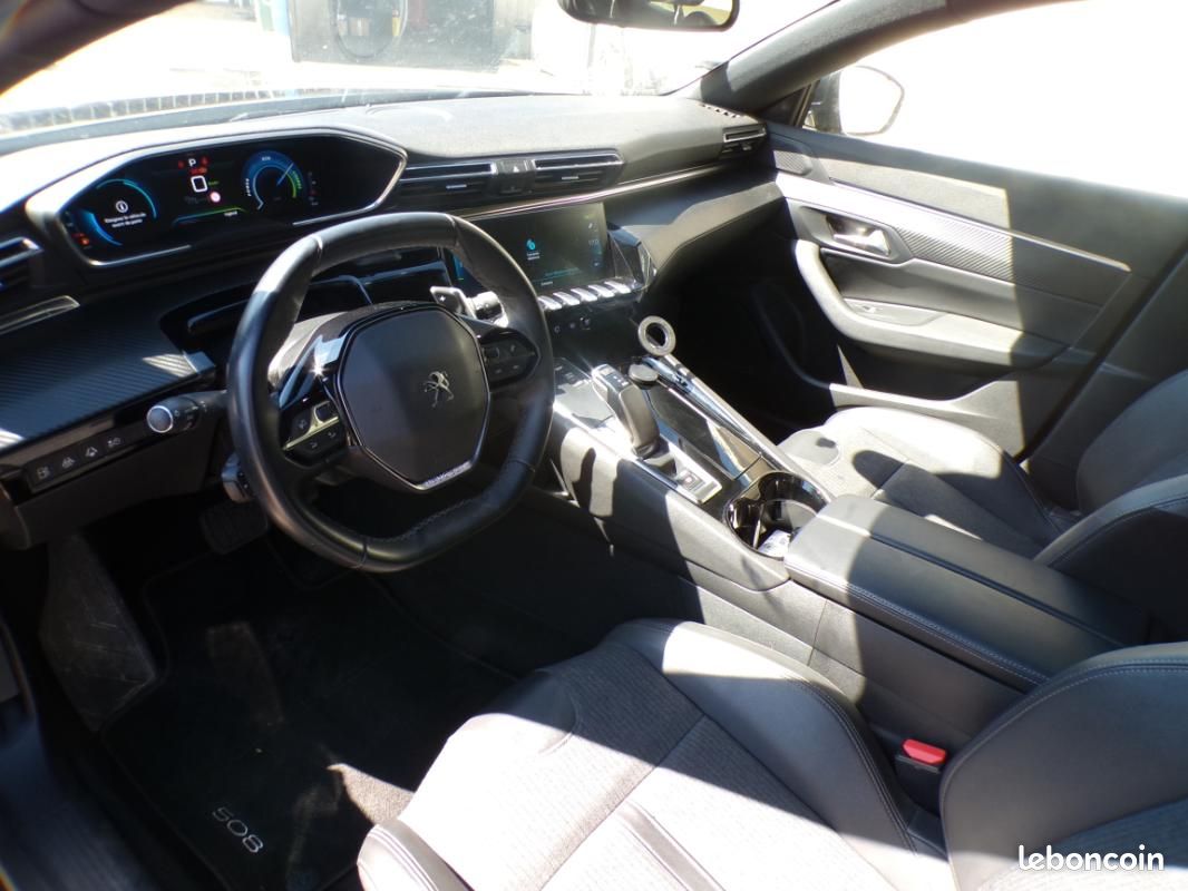 Peugeot 508 SW Hybrid 225 e-EAT8 Allure Pack (image 10)