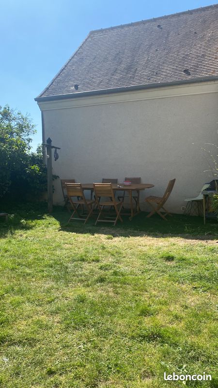 Table de jardin et chaises (image 1)
