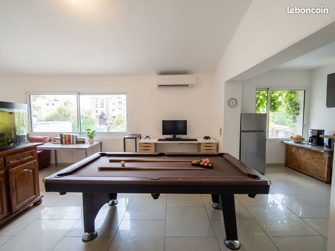 Maison 9 pièces 215 m² · à Bagnols-sur-Cèze · 215 m² · 210 000 €