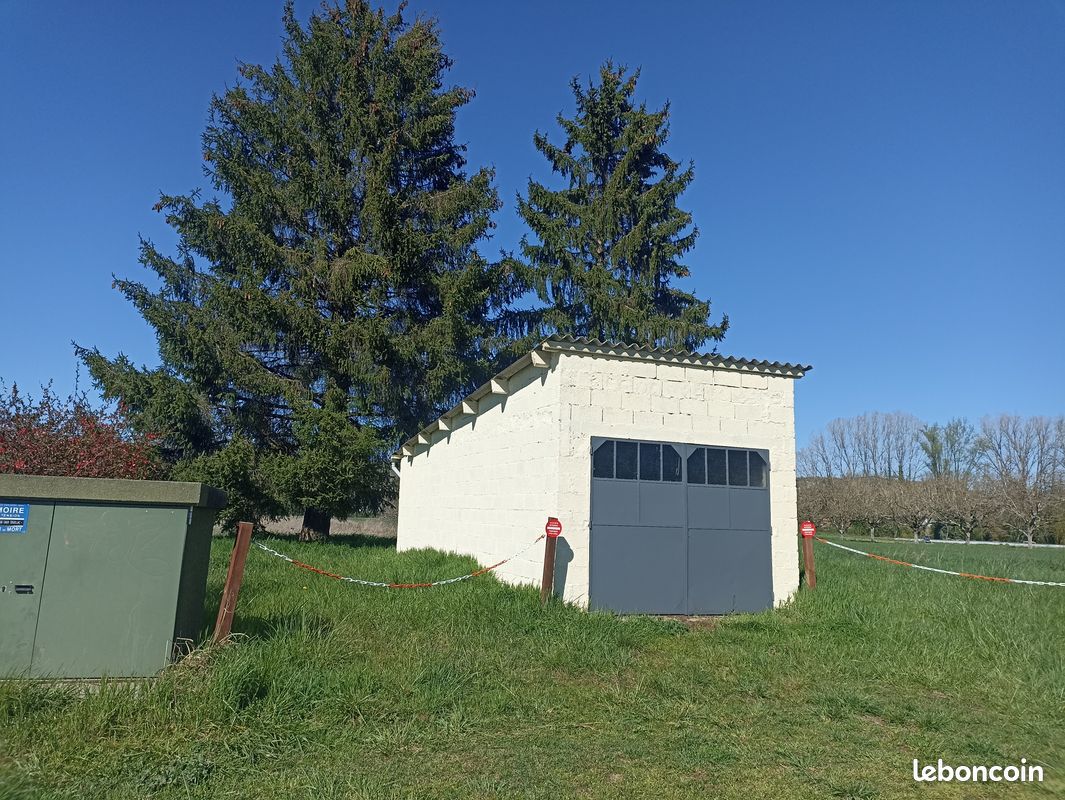 Terrain agricole avec garage · à Souillac · 18 000 €