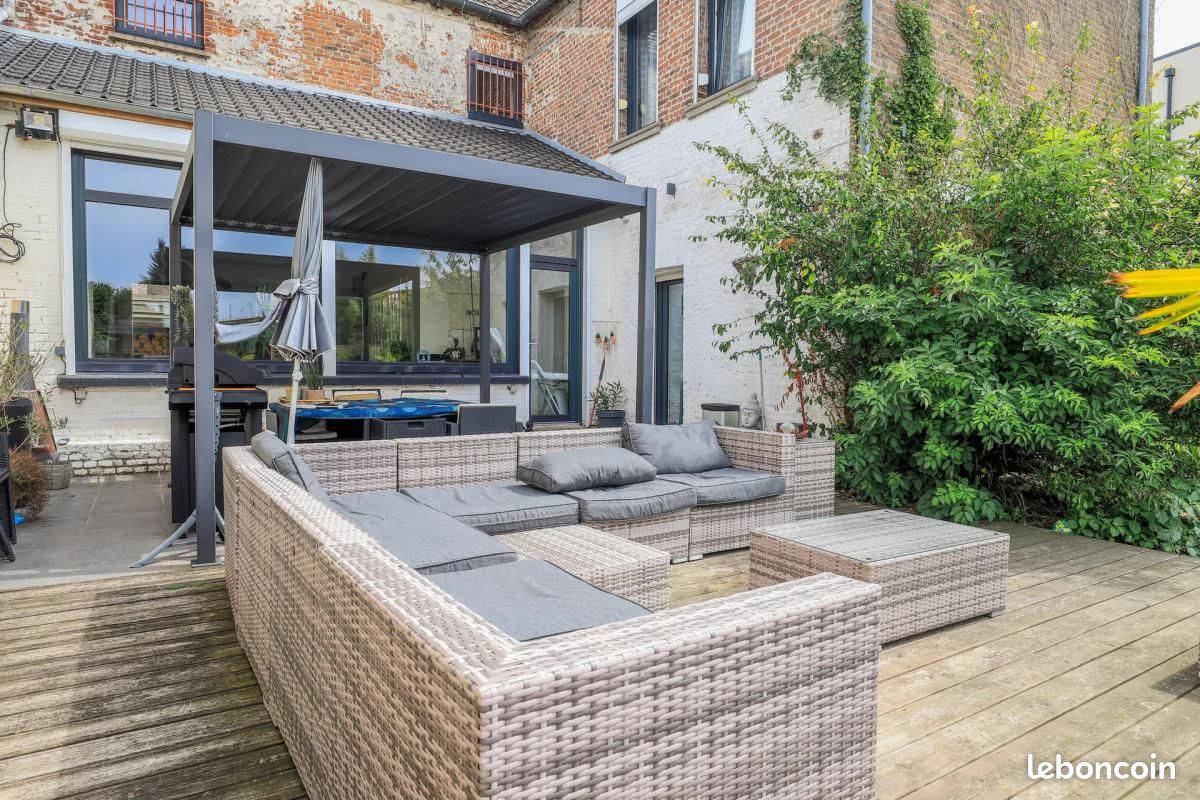 Maison 8 pièces 240 m² · à Aniche · 240 m² · 322 000 €