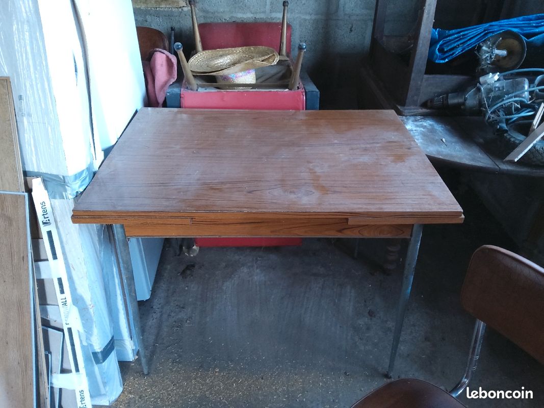 Table (image 3)