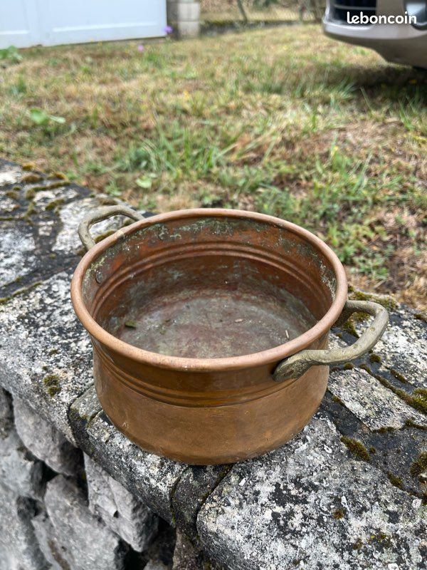 Pot en cuivre (image 1)