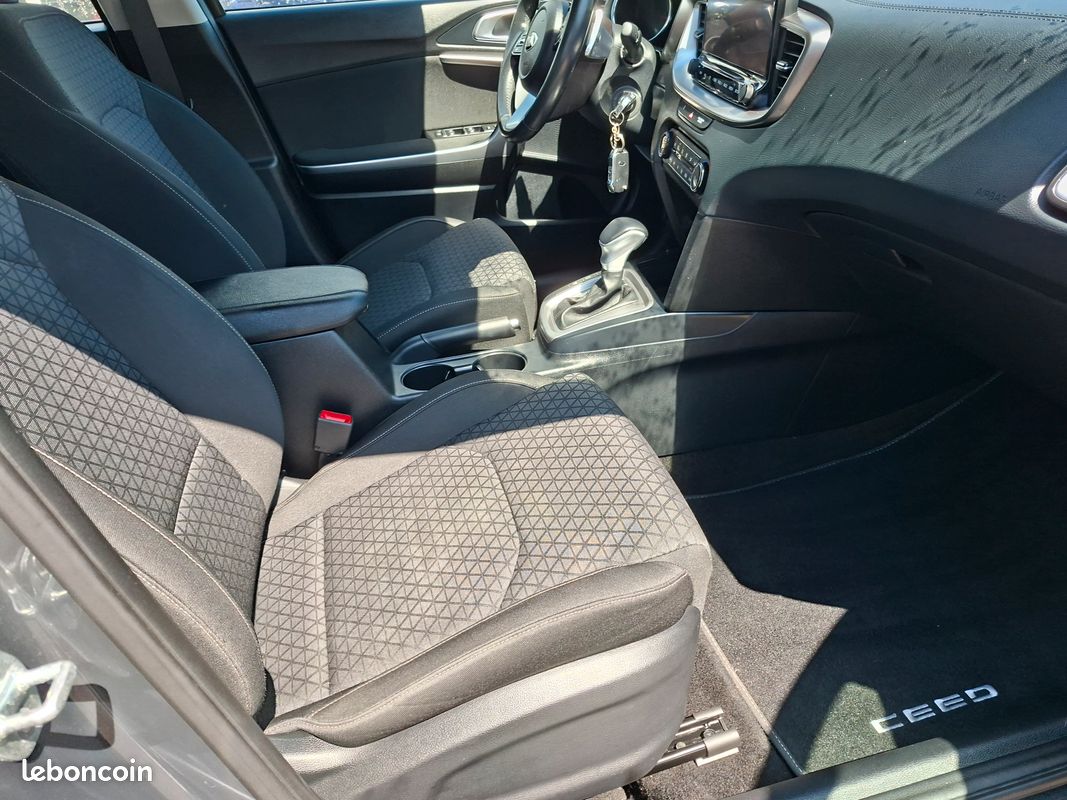 Kia xceed (2) 1.6 crdi 136 ch isg mhev active dct7 (image 5)