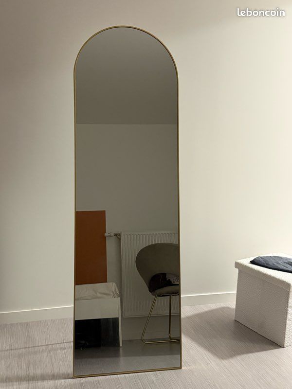Miroir sur pied arche doré – 147 x 45 cm (image 5)