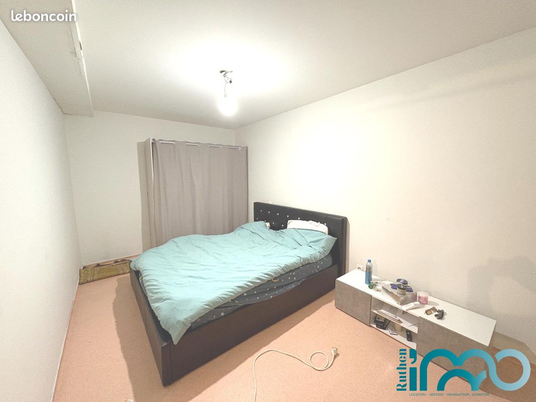 Appartement 1 pièce 33 m² · à Réquista · 33 m² · 300 €