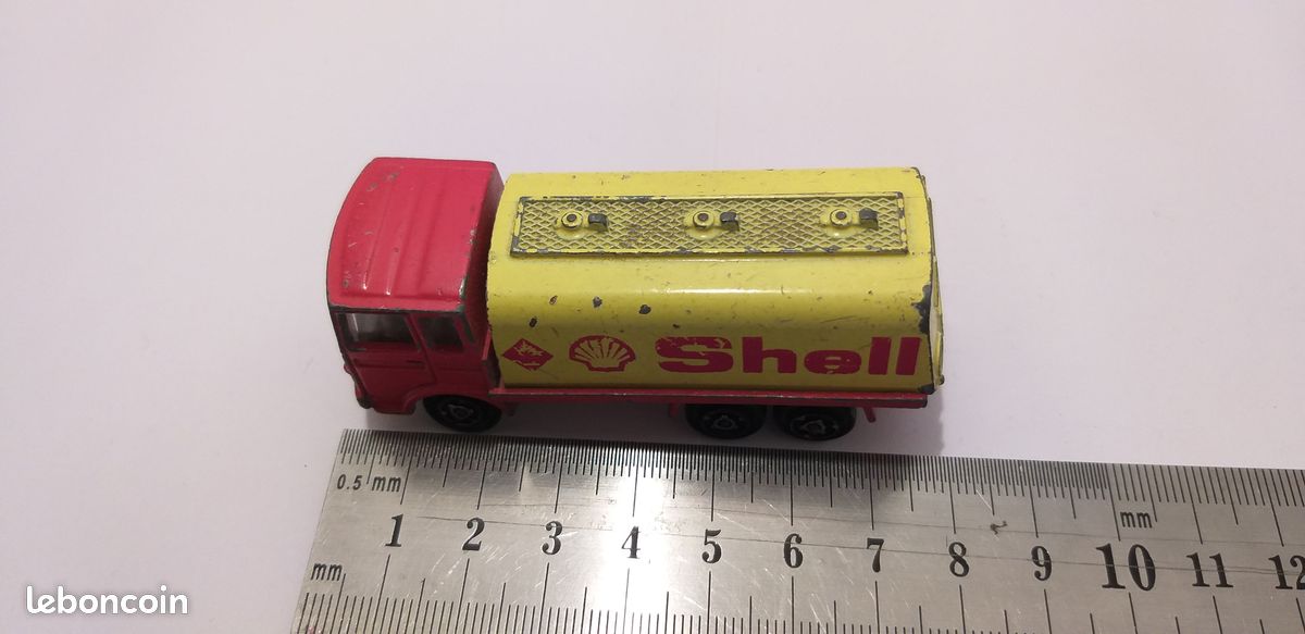 Majorette Série 200 - Camion Citerne Saviem Shell #245 - 1:100 - Blister Scellé - Occasion