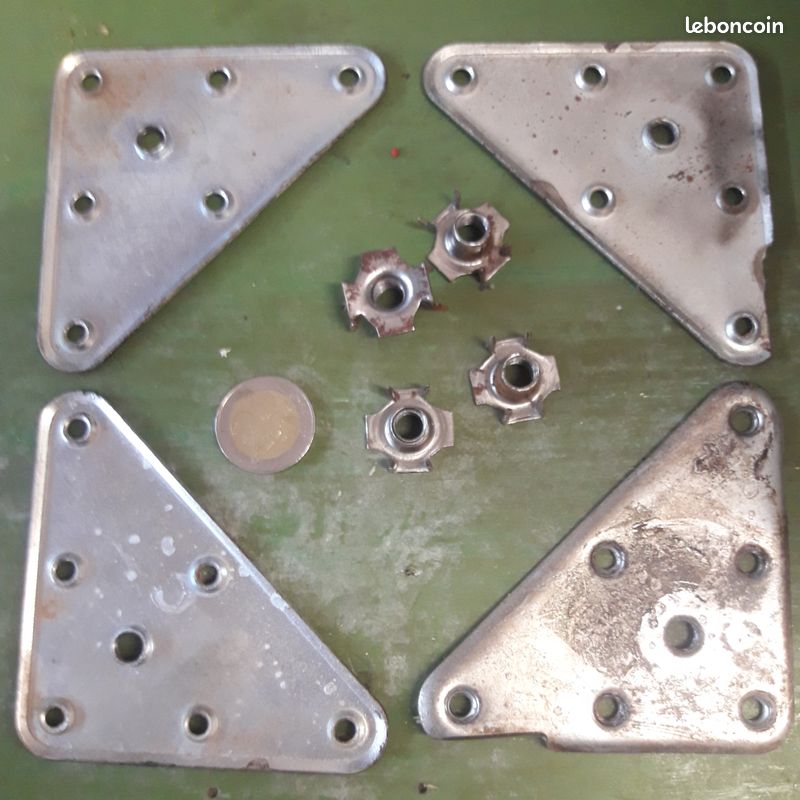 4 Plaques de montage et Ecrous de pieds de meuble (image 1)