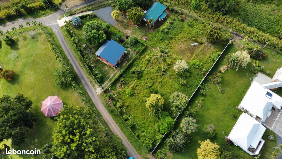 Terrain 917 m² · à Sainte-Rose · 917 m² · 135 300 €