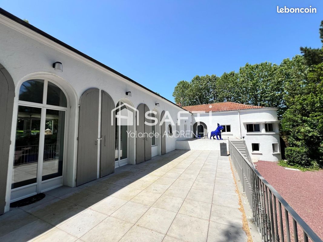 Maison 8 pièces 363 m² · à Le Pellerin · 363 m² · 689 000 €