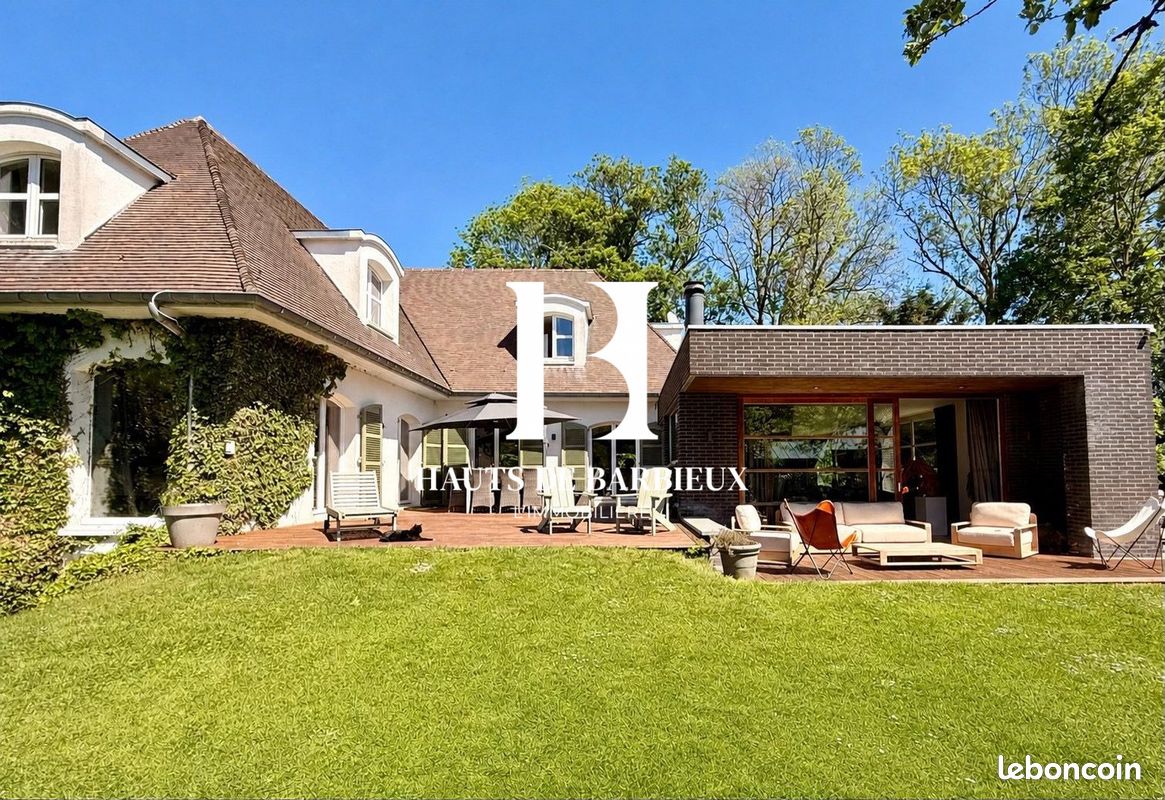 Maison 21 pièces 356 m² · à Hem · 356 m² · 1 240 000 €