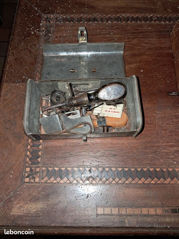 Vend machine à coudre ancienne (image 4)
