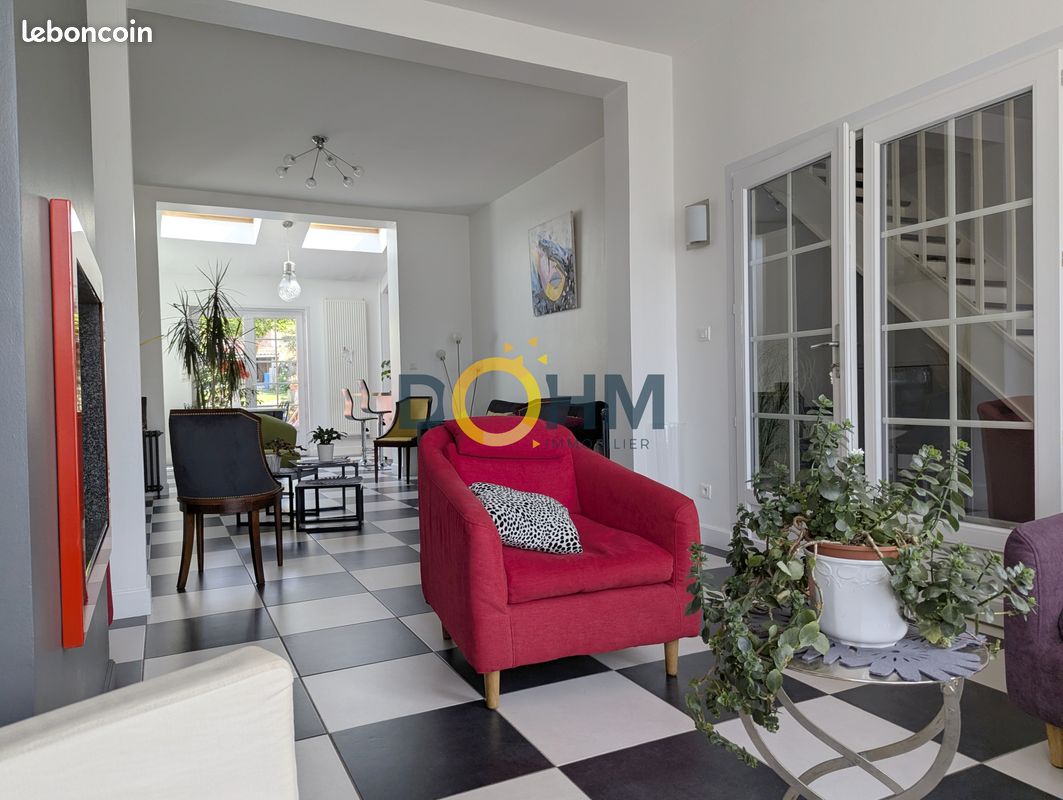 Maison 8 pièces 141 m² · à Bruay-la-Buissière · 141 m² · 199 500 €