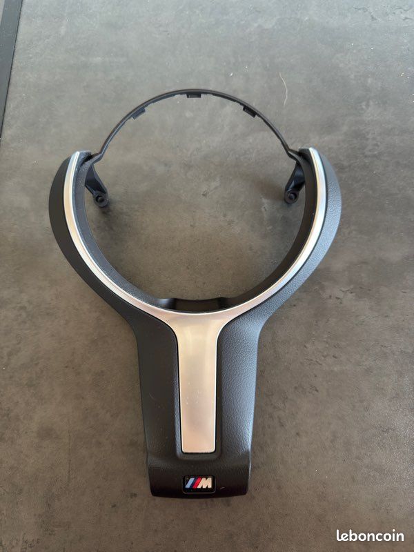 Cache / Insert volant BMW M Sport (image 1)