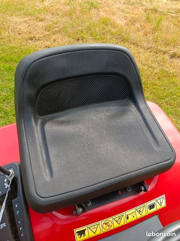 Tracteur tondeuse autoportée du groupe Husqvarna moteur Briggs et stratton (image 2)
