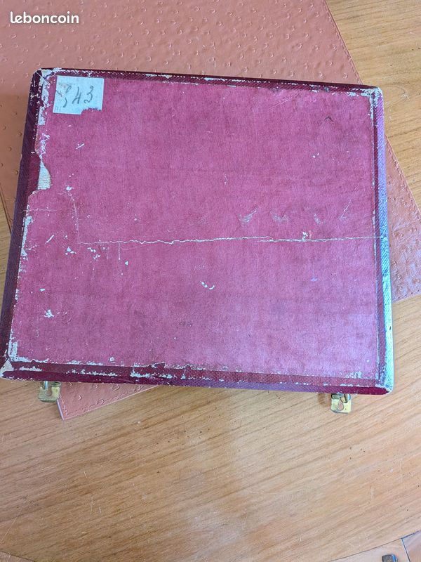 Coffret de couteaux très anciens (image 2)